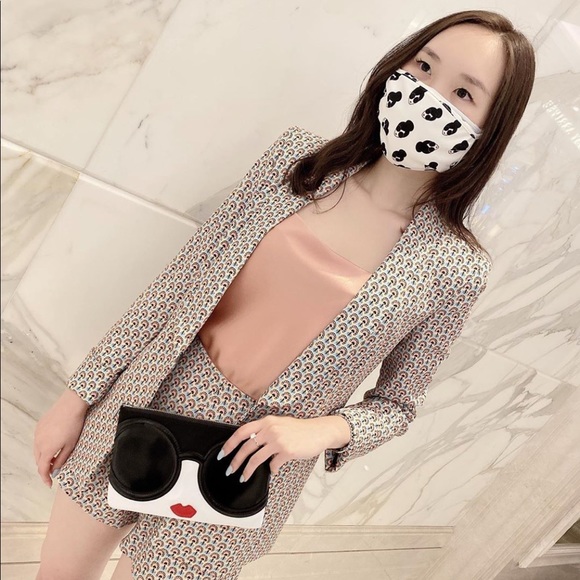 NWT Alice and Olivia Stacey Bender Face Mask